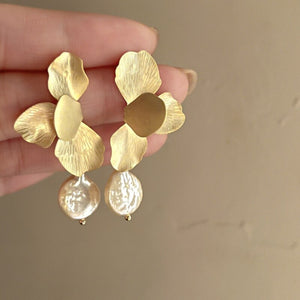 Océane Gold Petal Drop Earrings