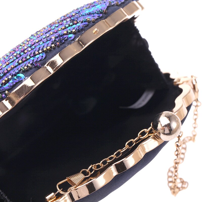 Avril Clutch