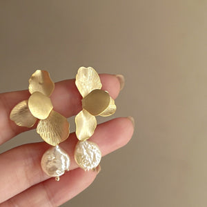 Océane Gold Petal Drop Earrings